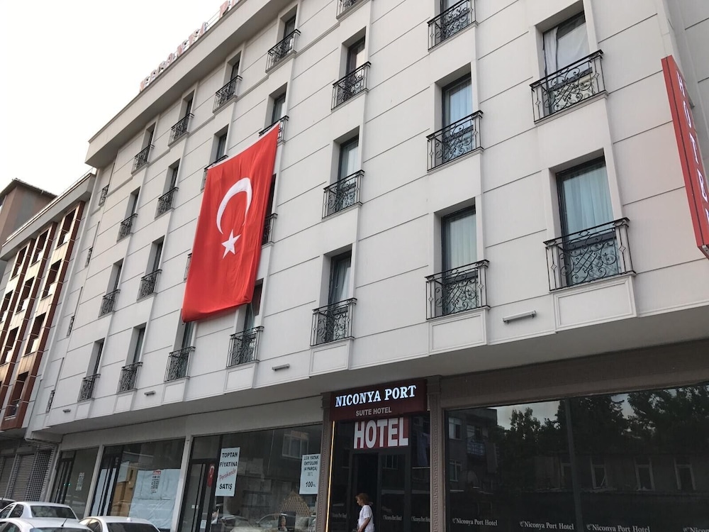 

Bologna - Istanbul - Niconya Port Suite&Hotel