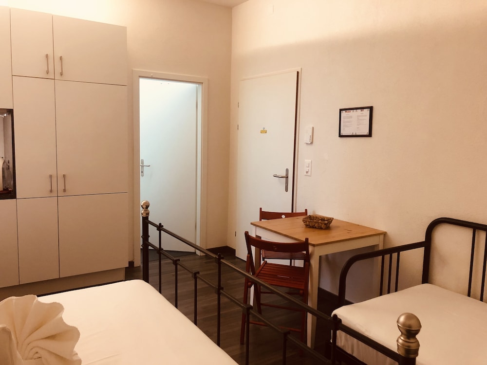 

Ancona - Zurigo - INSIDE Five