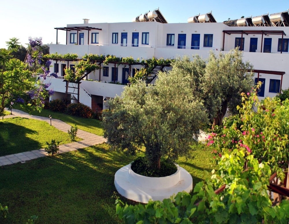 

Bari - Pefkos - Lindos Athena