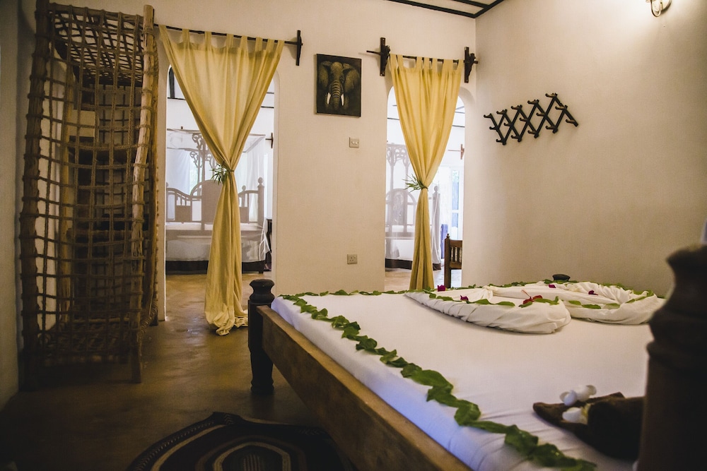 

Roma - Uroa - Moonshine Uroa Boutique Hotel