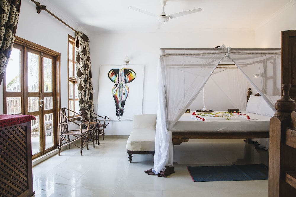 

Roma - Chwaka - Moonshine Uroa Boutique Hotel