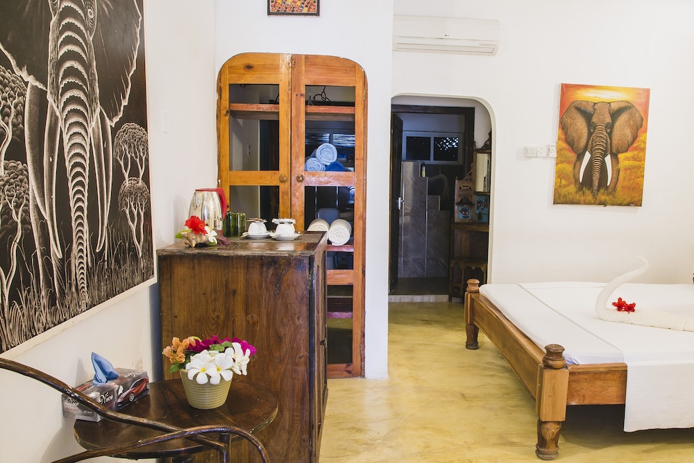 

Roma - Chwaka - Moonshine Uroa Boutique Hotel