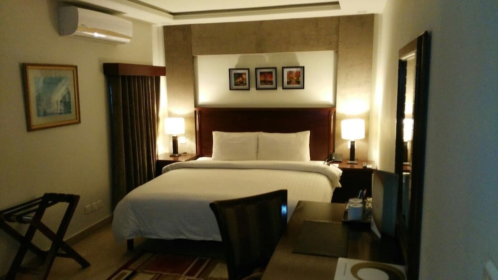 

Venezia - Islamabad - Hotel One Super Islamabad