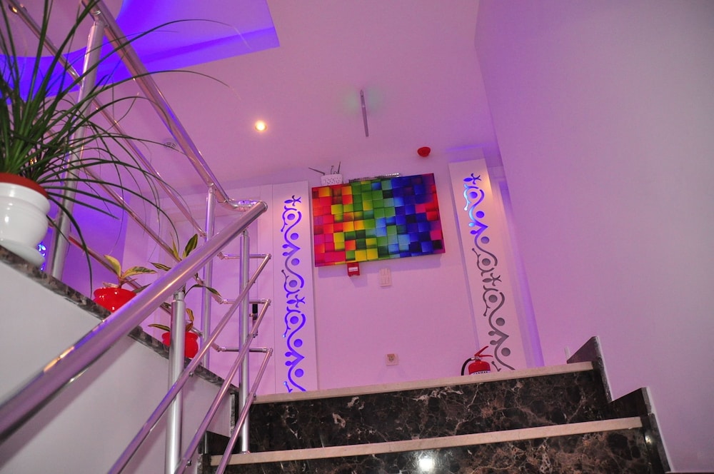 

Roma - Side - Aura Boutique Hotel