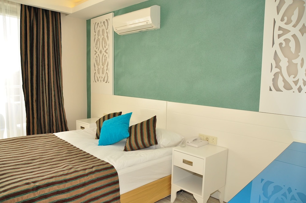 

Roma - Side - Aura Boutique Hotel