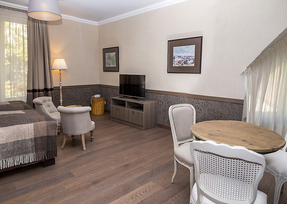 

Napoli - Chişinău - ZENTRUM Hotel
