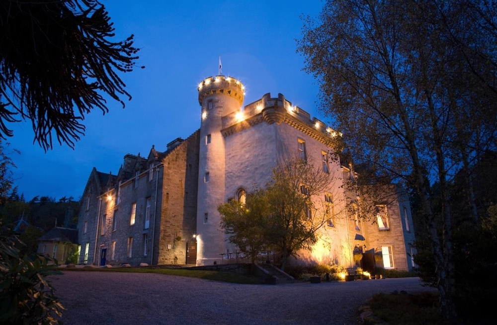 

Milano - Dingwall - Tulloch Castle Hotel