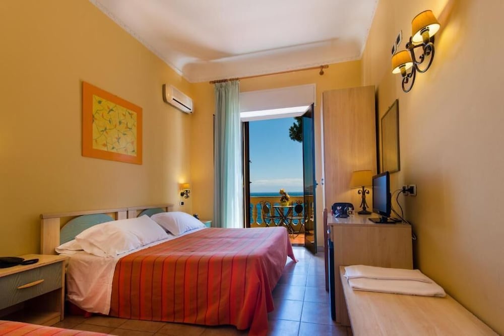 

Milano - Sant'Alessio Siculo - Jonic Hotel Mazzaro'