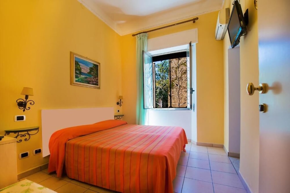 

Bologna - Sant'Alessio Siculo - Jonic Hotel Mazzaro'