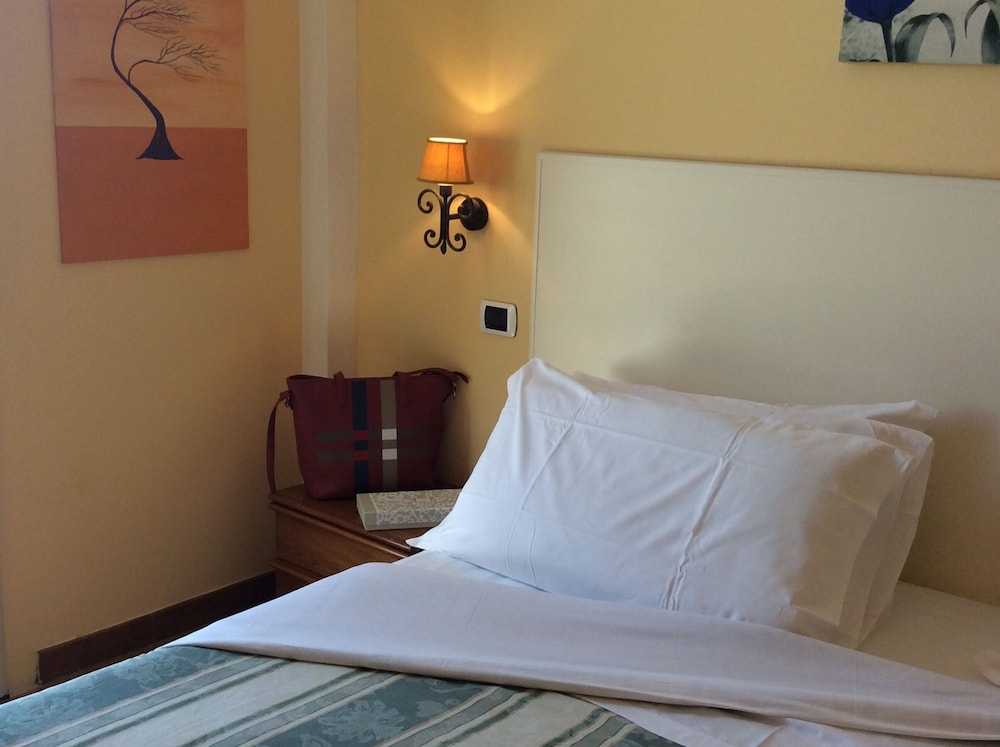 

Bari - Giardini Naxos - Jonic Hotel Mazzaro'