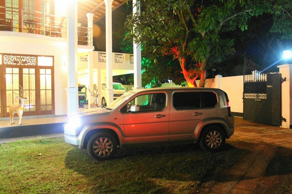 

Bologna - Kalutara - Mahakumara White House Hotel