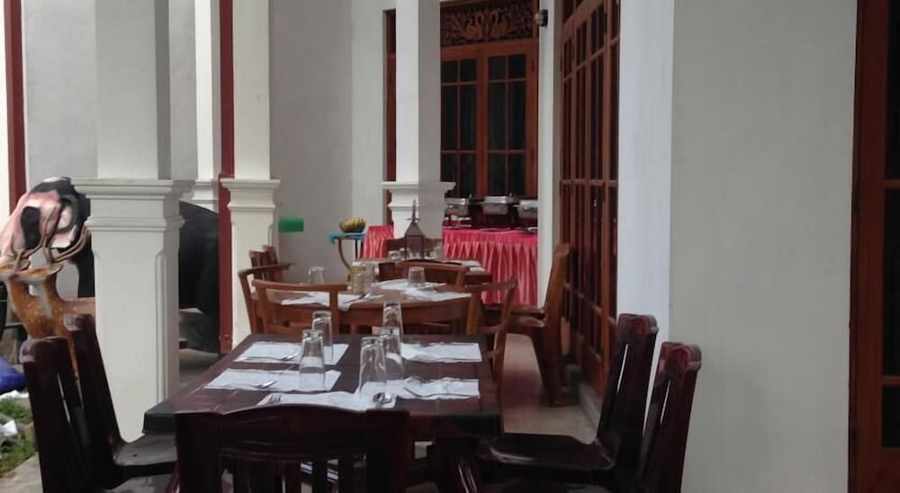 

Bologna - Kalutara - Mahakumara White House Hotel