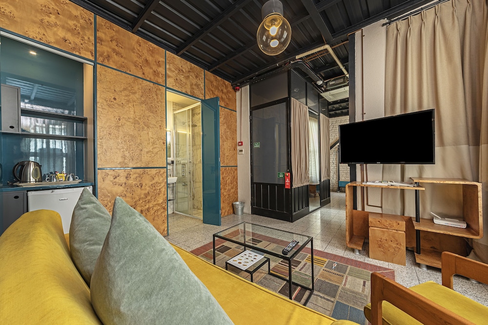 

Napoli - Istanbul - Raven Suites Taksim