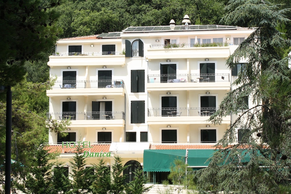 

Milano - Petrovac - Hotel Danica