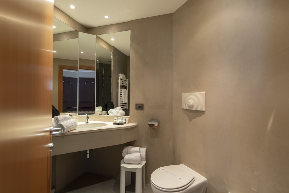 

Cagliari - Verona - Airporthotel Verona Congress & Relax