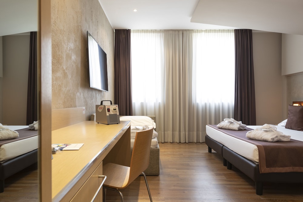 

Napoli - Verona - Airporthotel Verona Congress & Relax