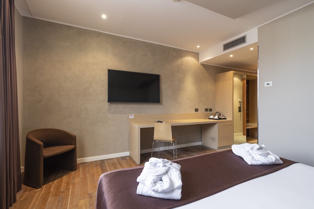 

Lamezia Terme - Verona - Airporthotel Verona Congress & Relax