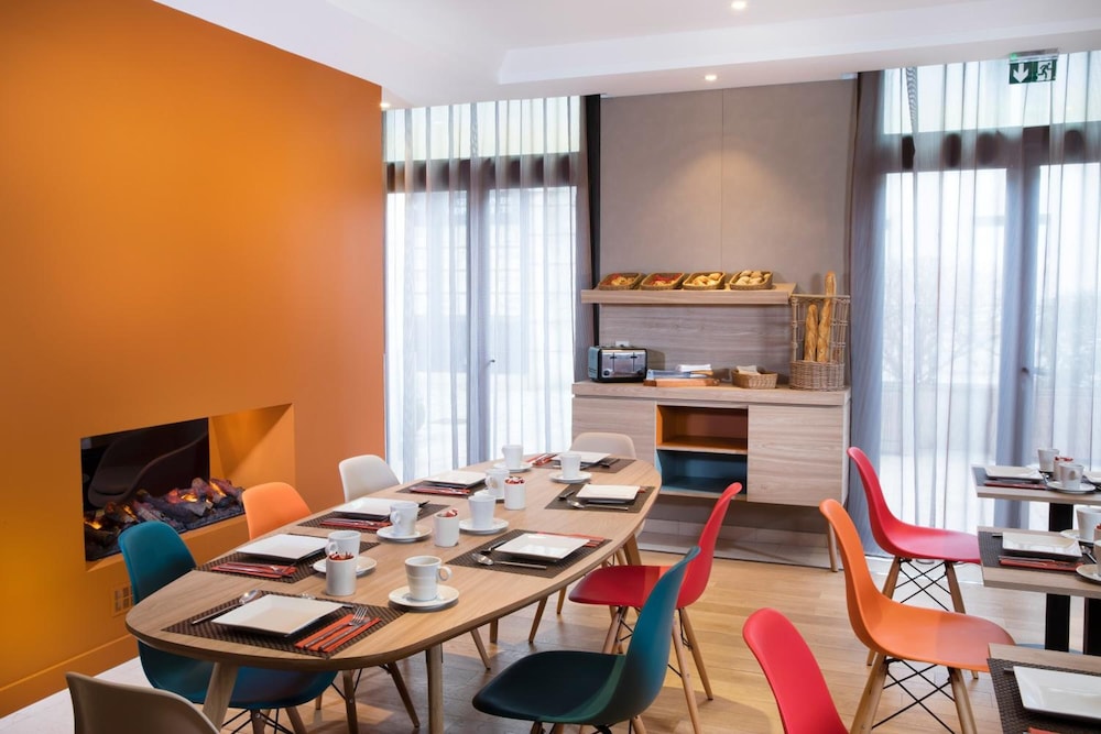 

Pisa - Paris Orly - ibis Styles Bourg La Reine