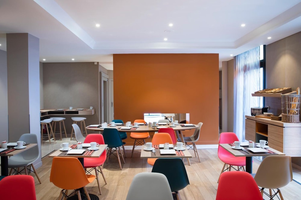 

Palermo - Paris Orly - ibis Styles Bourg La Reine