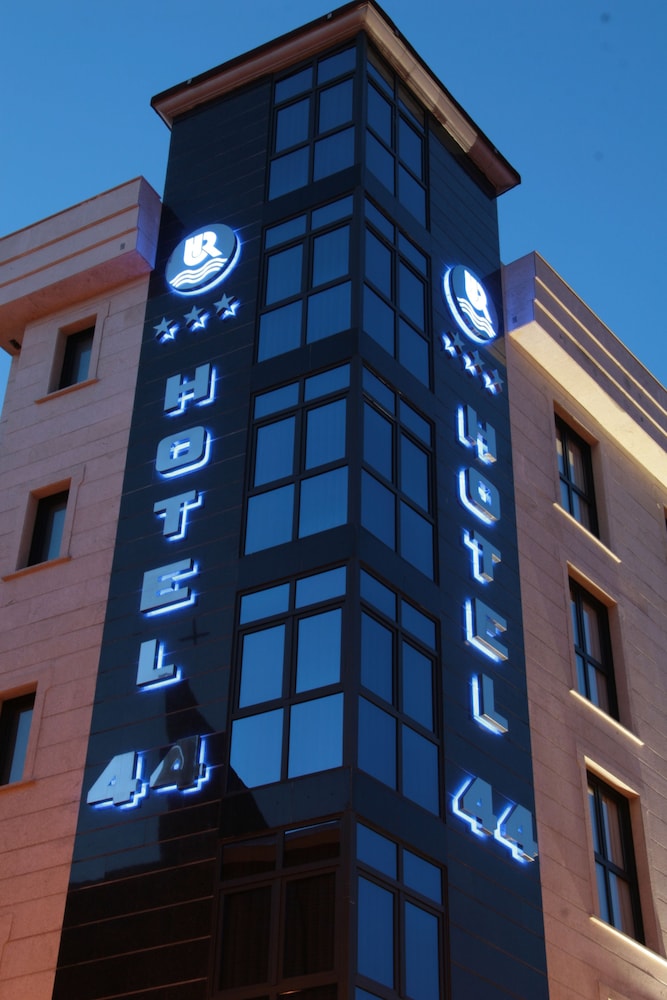 

Milano - Gijon - Hotel 44