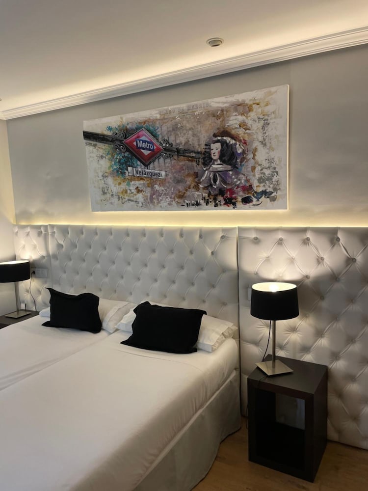 

Napoli - Aeroporto di Madrid - Hotel Suites Feria de Madrid