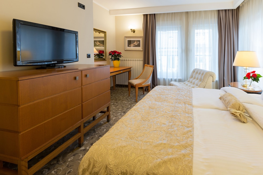 

Milano - Belgrado - Hotel Sterling Garni