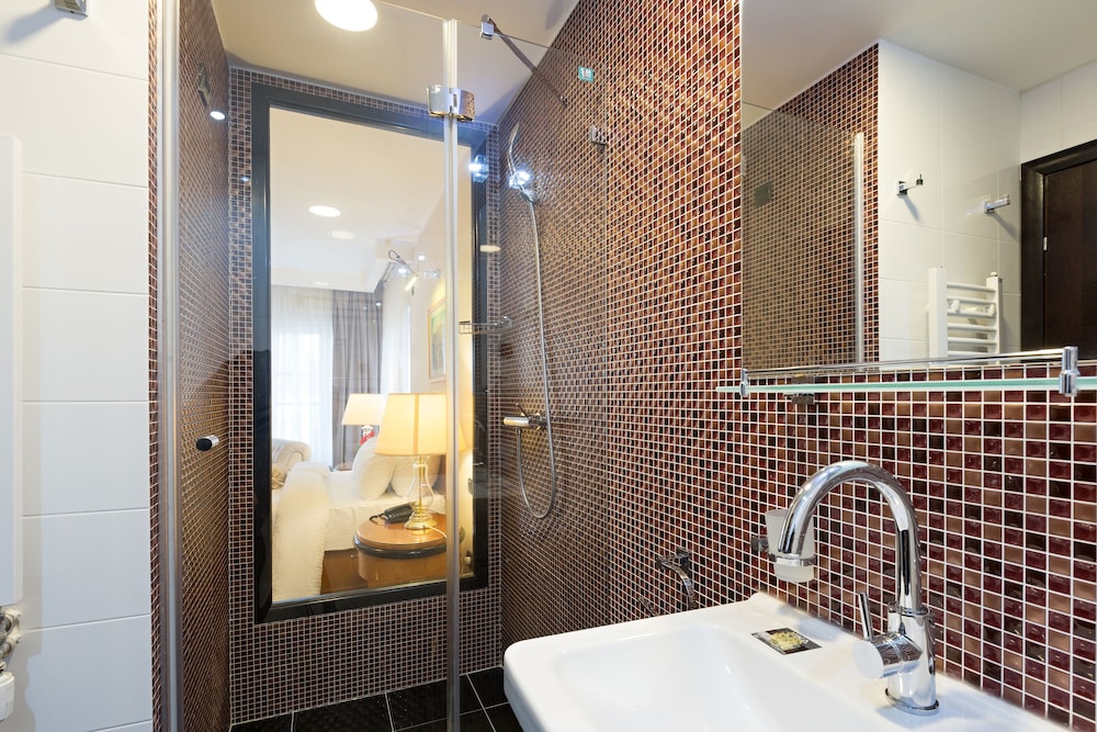 

Milano - Belgrado - Hotel Sterling Garni