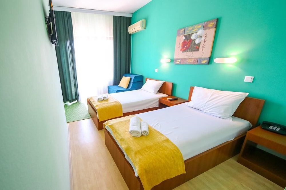 

Milano - Skopje - Hotel Pine
