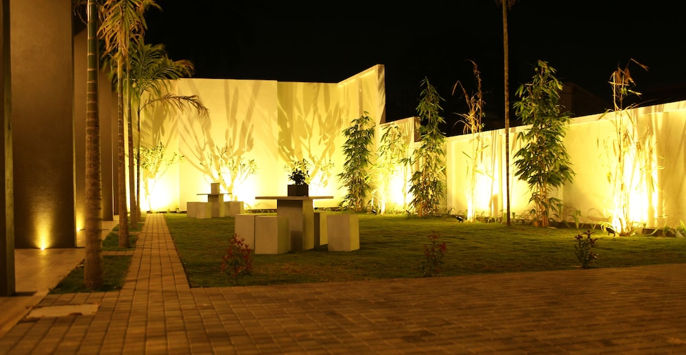 

Bologna - Negombo - Hotel Cloud Nine