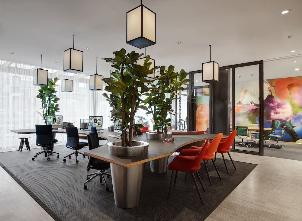 

Bari - Hoofddorp - citizenM Schiphol Airport