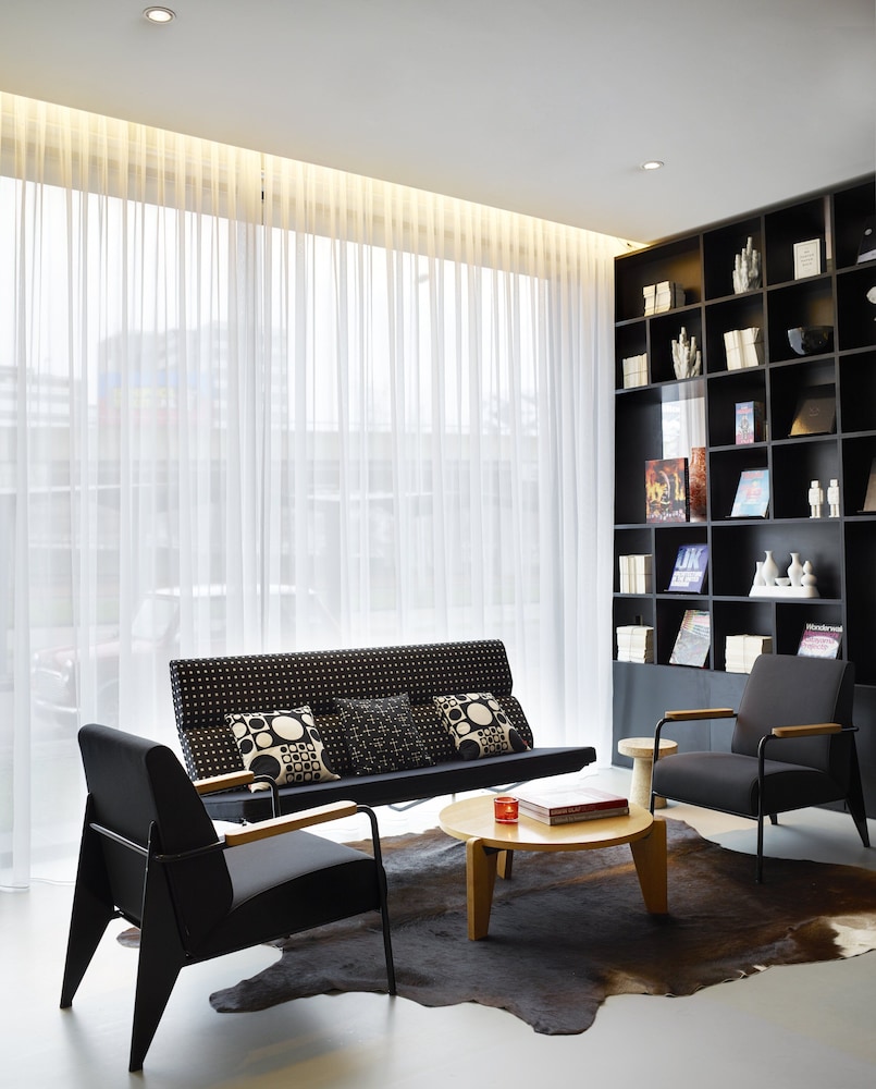 

Torino - Hoofddorp - citizenM Schiphol Airport
