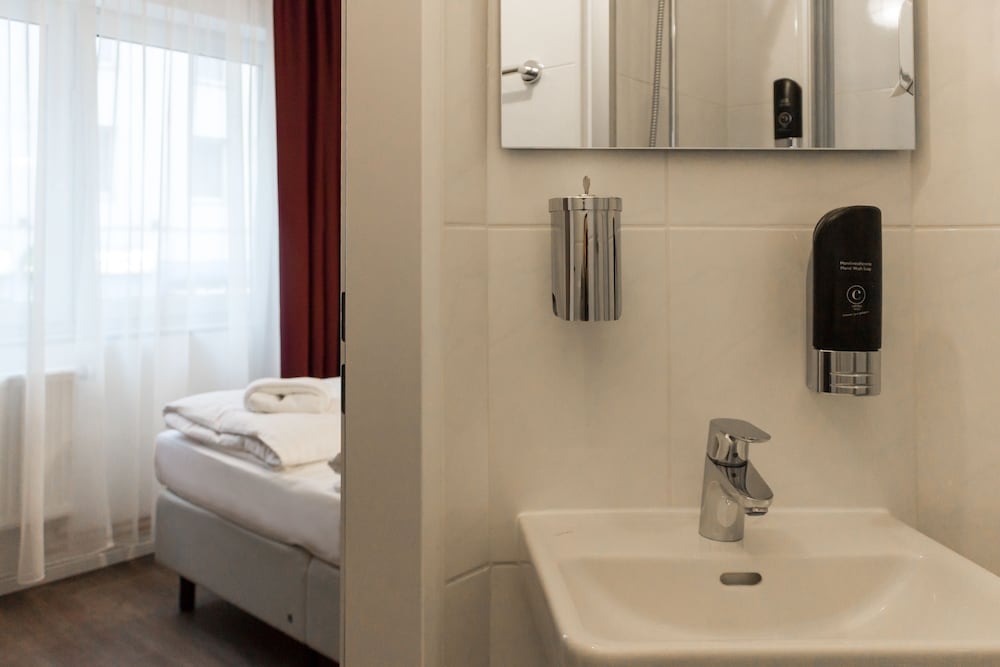 

Bologna - Hannover - INA Boutique 030 Hannover-City