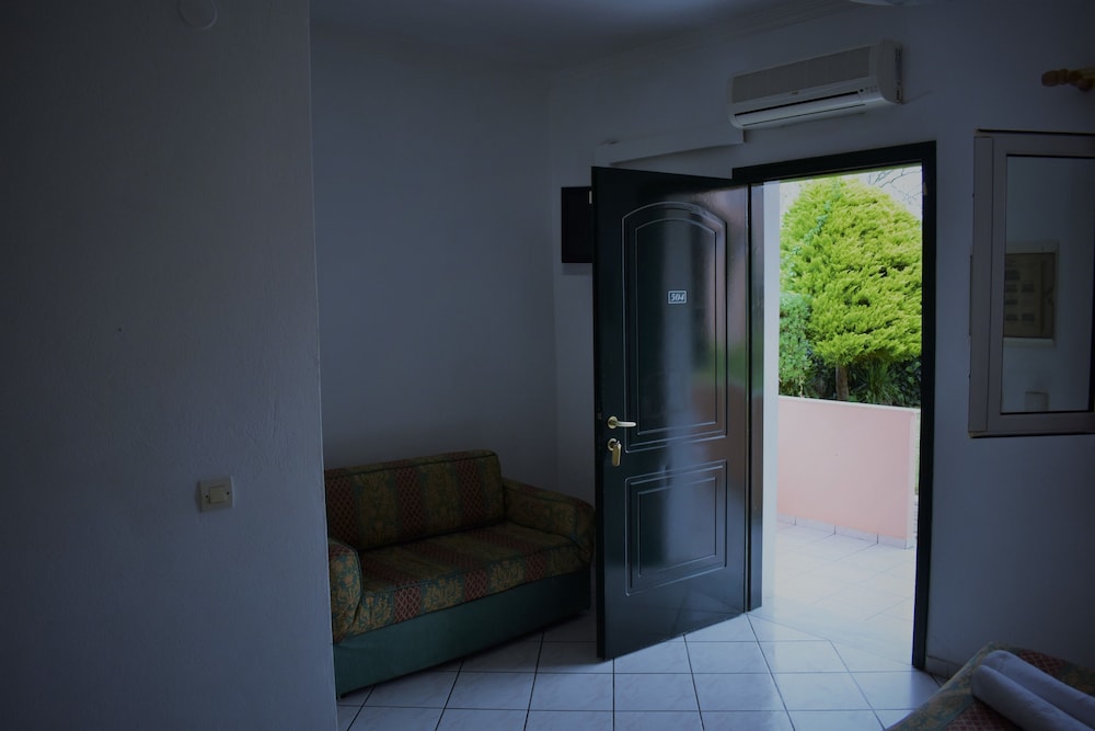 

Bologna - Kavos - Oula maisonettes