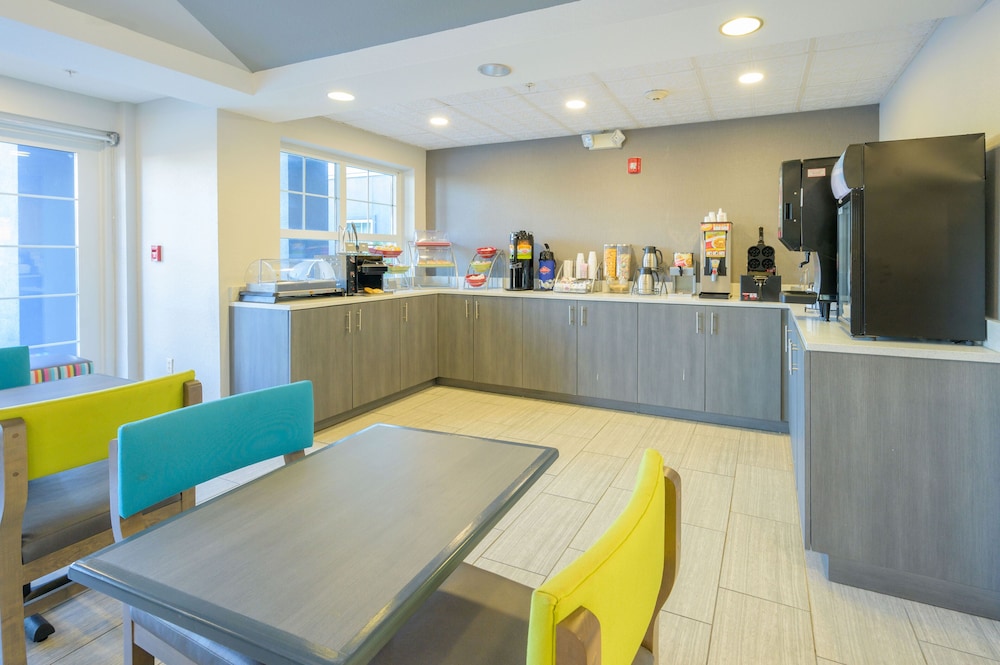 

Bologna - Panama City Beach - Hawthorn Suites By Wyndham Panama City Beach Fl