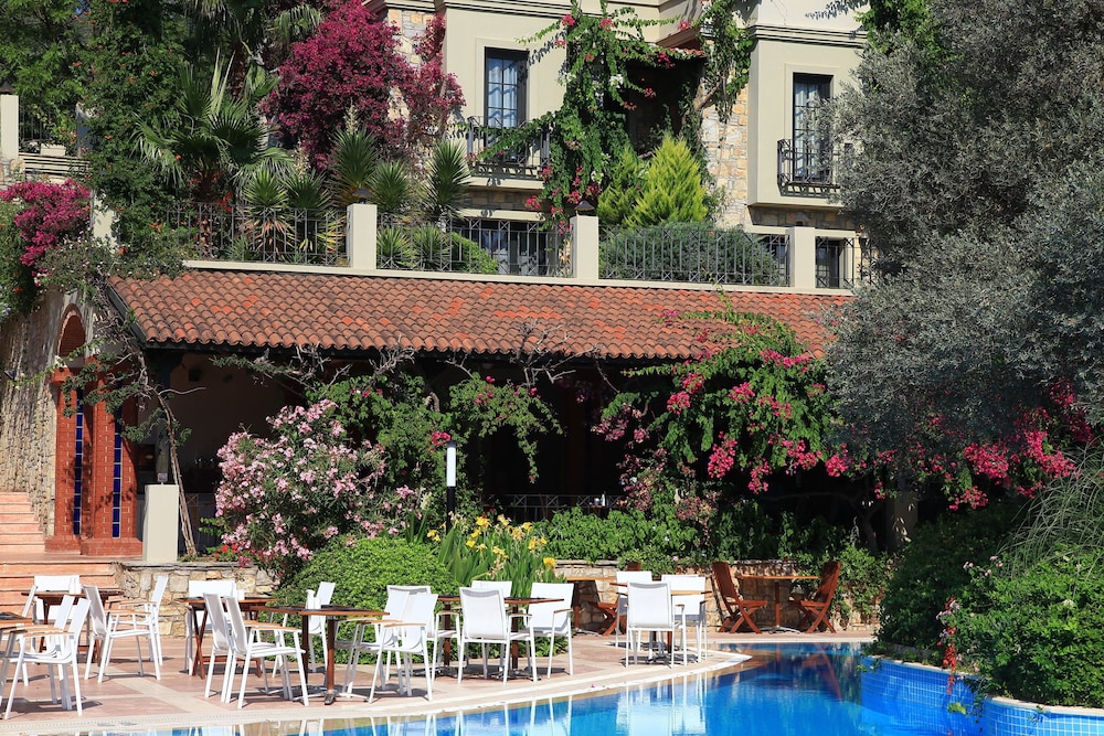 

Milano - Torba - Zeytinada Hotel