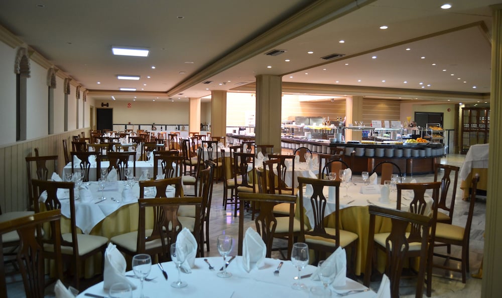 

Napoli - Granada - Hotel Reyes Ziries