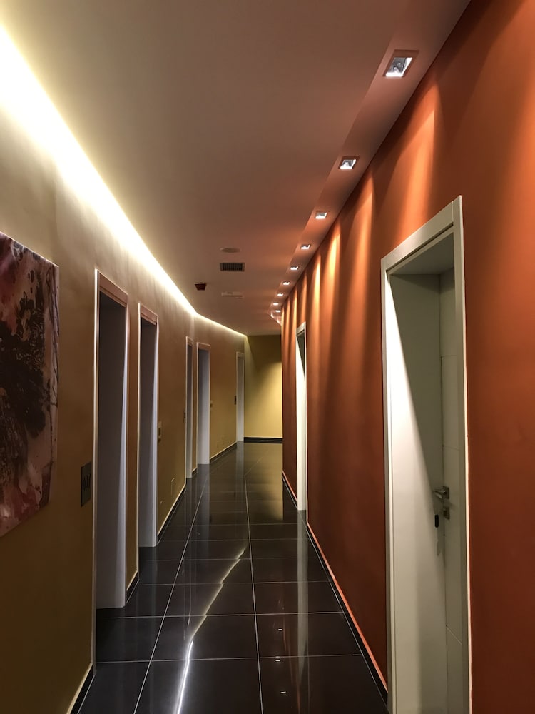 

Lamezia Terme - Tirana - Arc Hotel Tirana