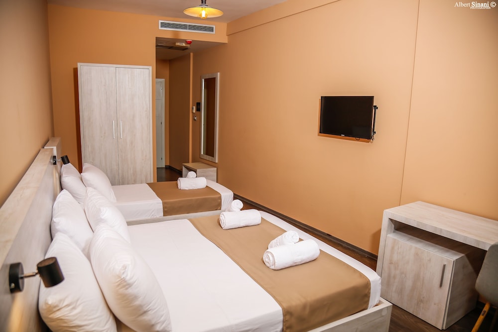 

Reggio Calabria - Tirana - Arc Hotel Tirana