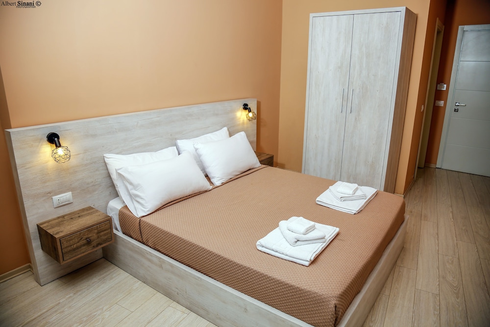 

Brindisi - Tirana - Arc Hotel Tirana