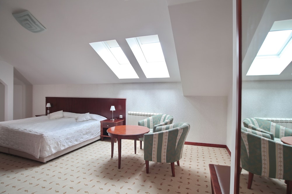 

Roma - Kneževac - Hotel Orasac