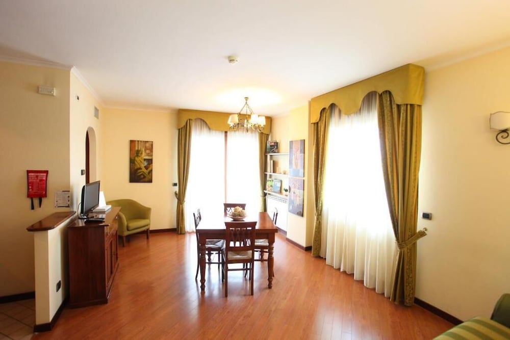 

Palermo - Pomezia - Altea Suites