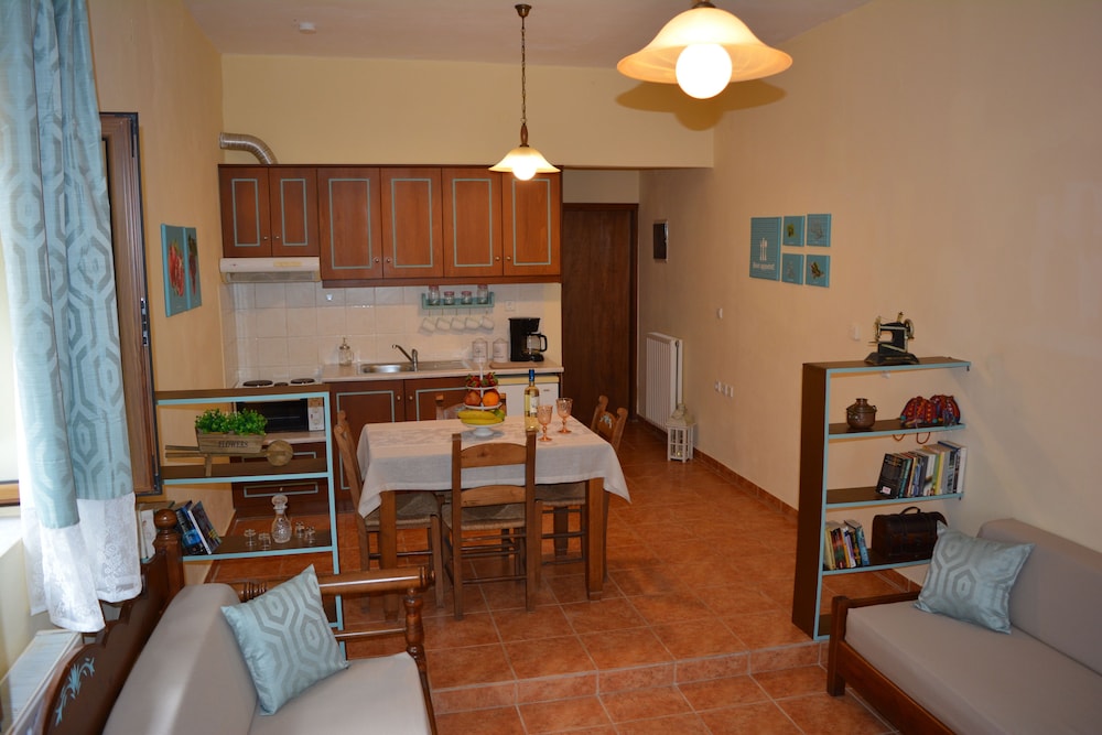 

Bologna - Georgioupoli - Elianthos Villas