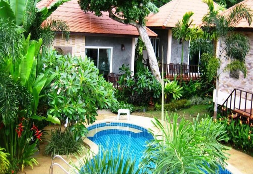 

Milano - Phuket Town - Pennapa Chalet