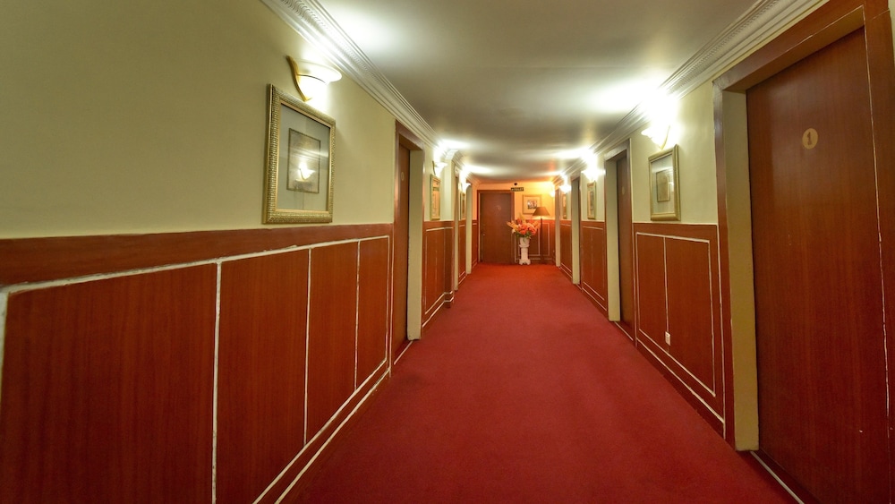 

Milano - Monte Lavinia - Juliana Hotel Colombo