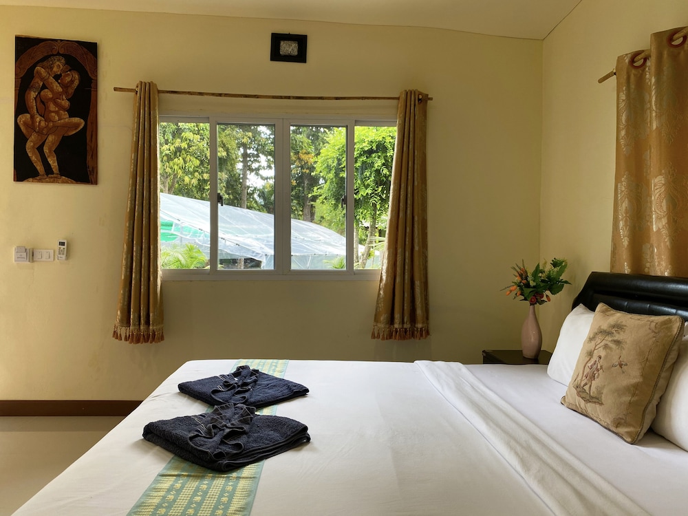 

Roma - Ban Bang Po - Koh Samui - Everest Resort Samui - SHA Plus