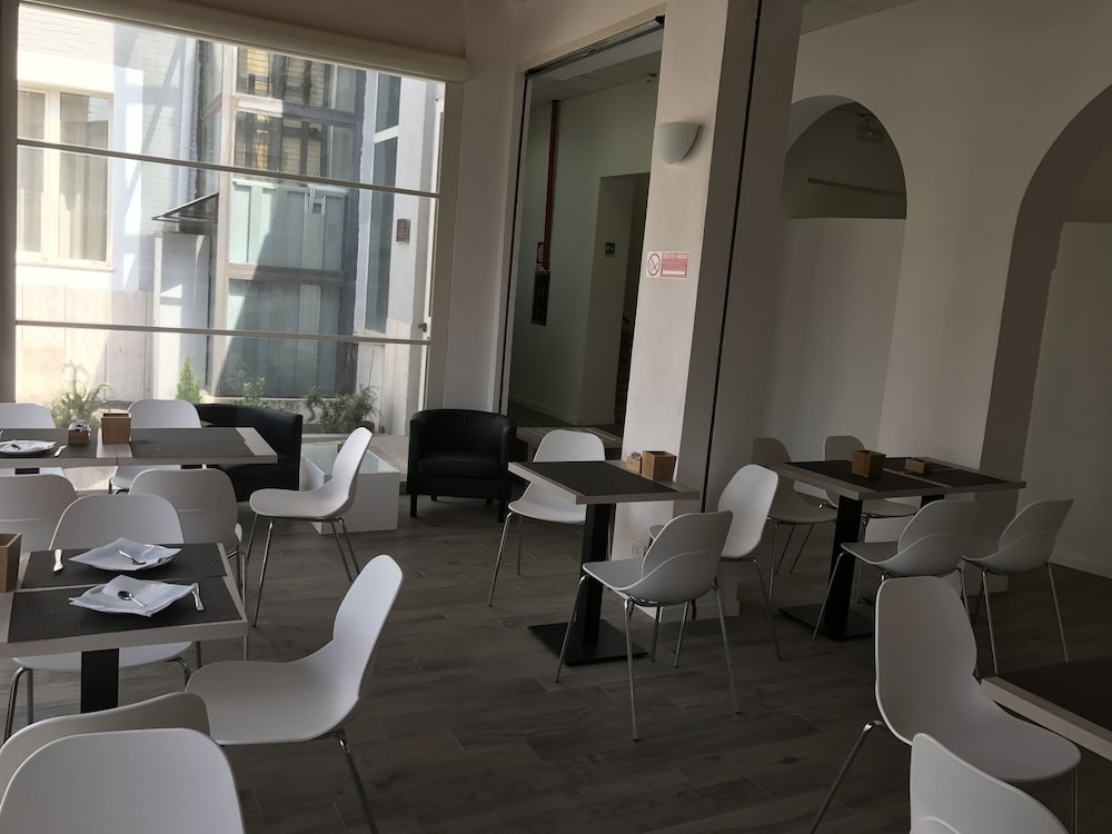 

Catania - Fiumicino - Academy Hotel