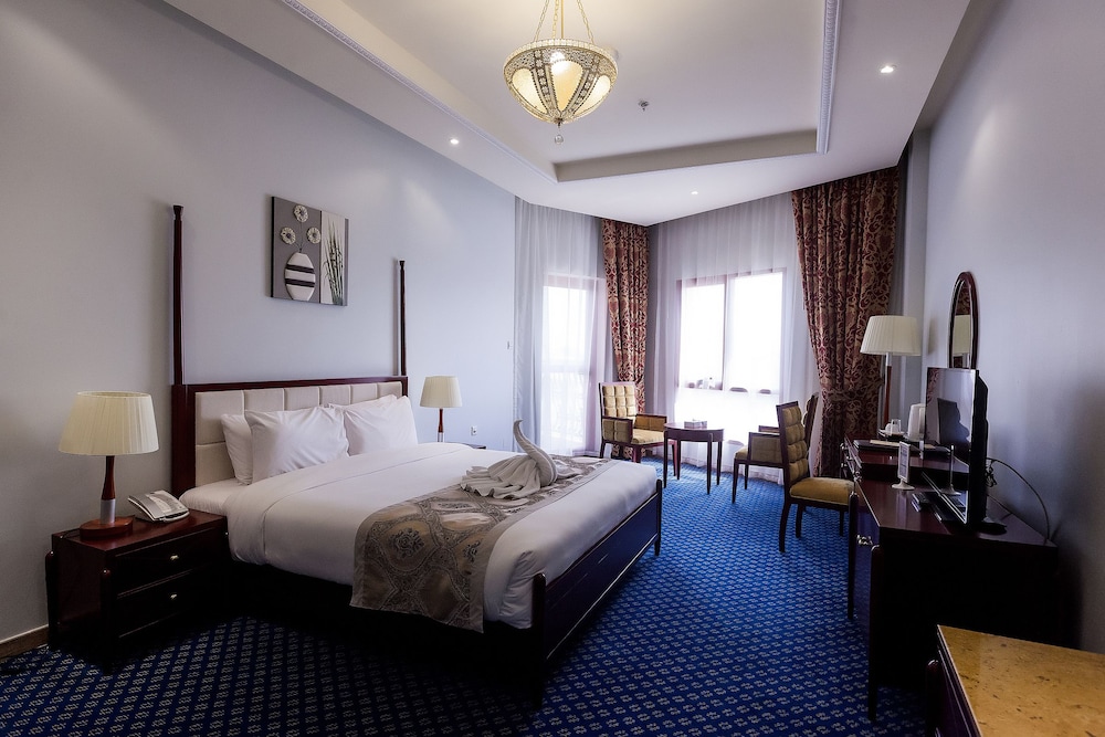 

Napoli - Sharjah - Red Castle Hotel