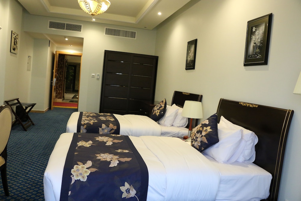 

Napoli - Sharjah - Red Castle Hotel