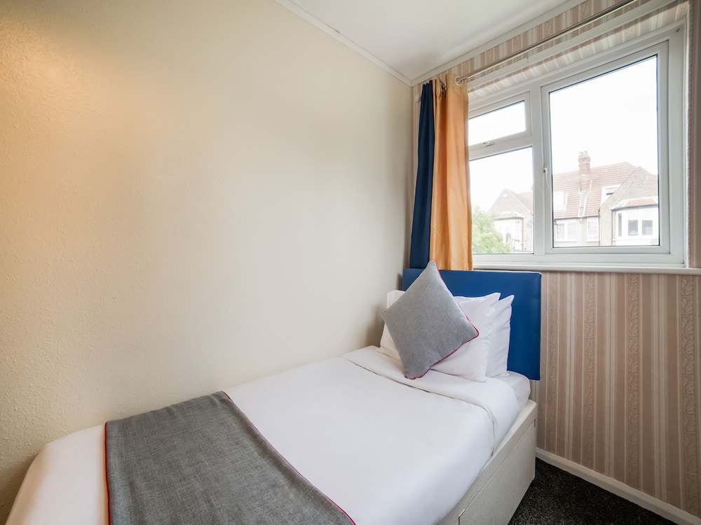 

Napoli - Southend-On-Sea - OYO Devine Beach Hotel, Westcliff Southend-On-Sea