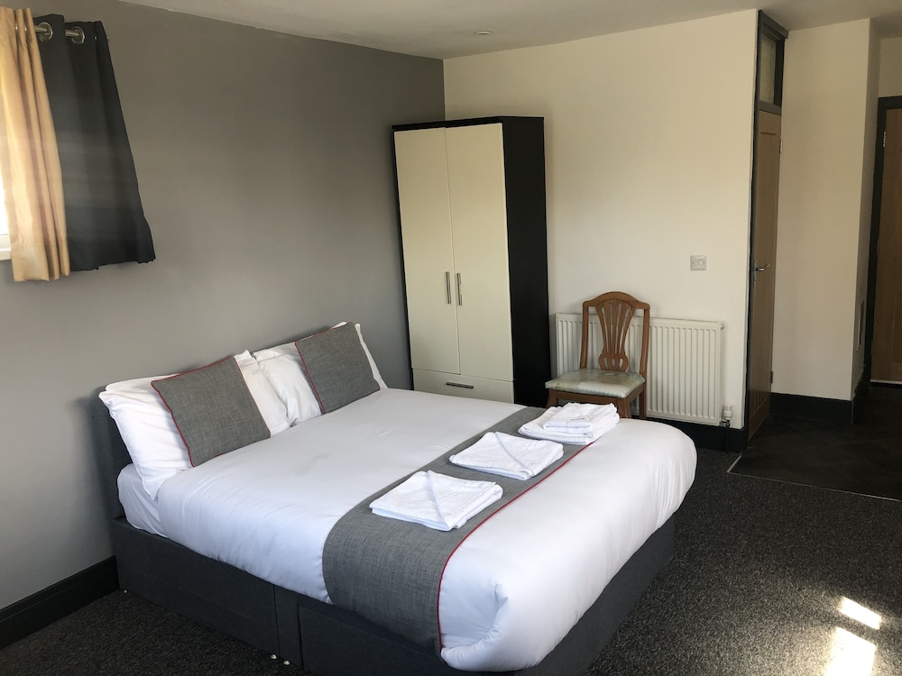 

Cagliari - Southend-On-Sea - OYO Devine Beach Hotel, Westcliff Southend-On-Sea